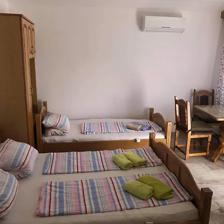 Krk Kornic Apartments Chambre photo