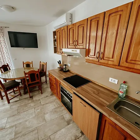 Krk Kornic Apartments Extérieur photo