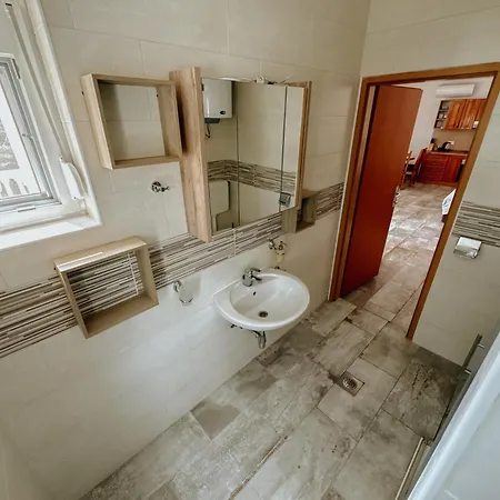 Krk Kornic Apartments Extérieur photo