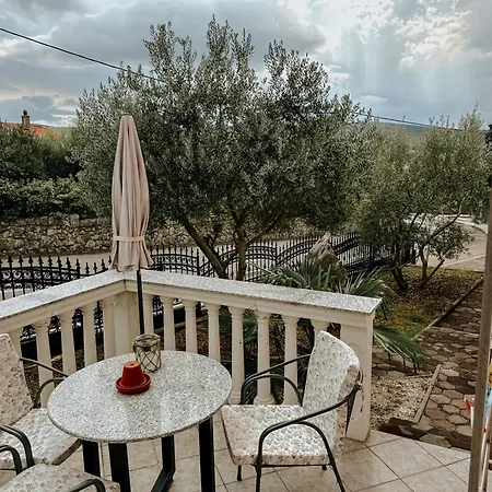 Krk Kornic Apartments Extérieur photo