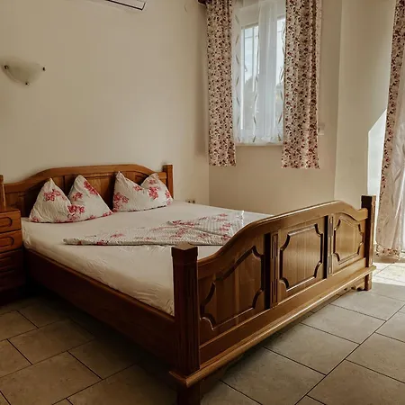 Krk Kornic Apartments Extérieur photo